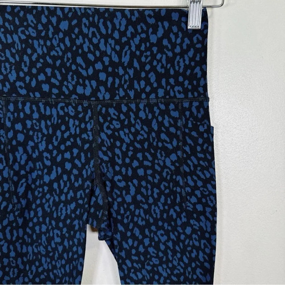 ATHLETA Salutation Stash  Pocket II Leopard Blue 7/8 Tight - Picture 5 of 16
